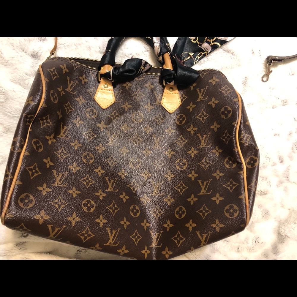 Authentic Louis Vuitton Speedy 35 - Picture 2 of 16